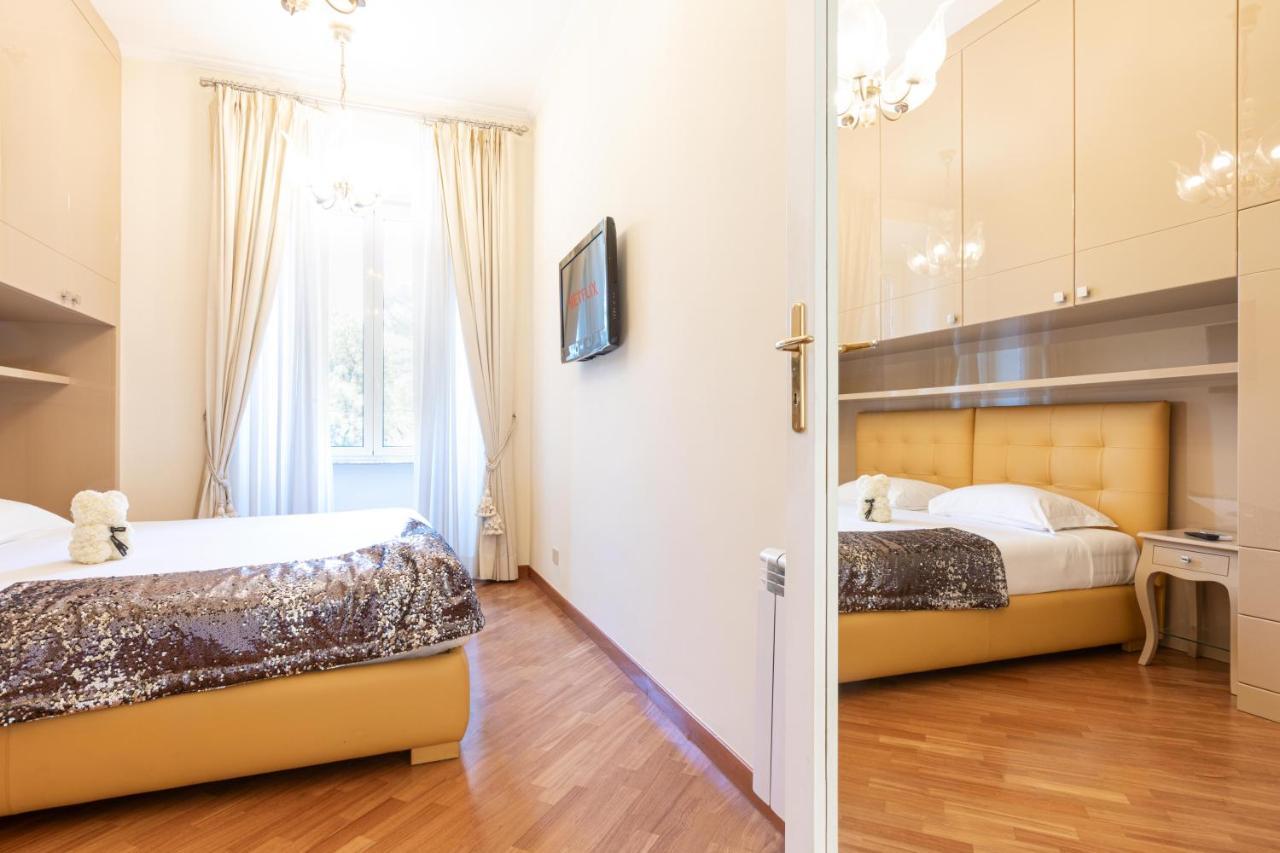 Spanish Steps Hills Apartment